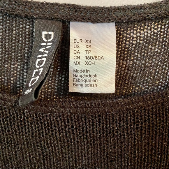 H&M black cropped knit shirt with crochet bottom - Picture 3 of 3